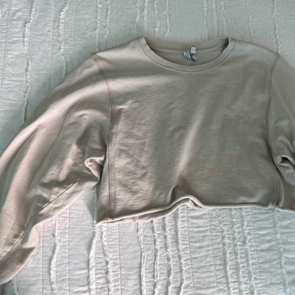 light cream crop pull over